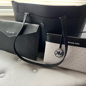 Michael KORS Leather Handbag